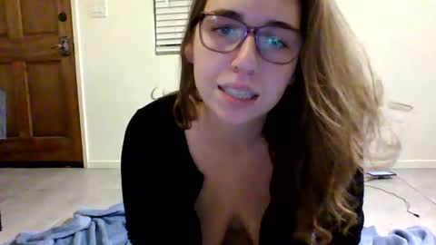 sweetsocalgirl online show from March 4, 2025, 4:06 am