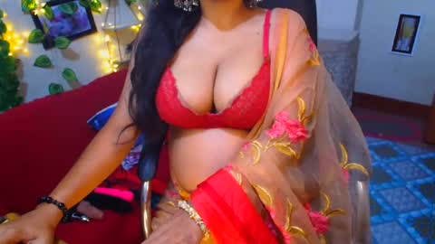 SweetSour online show from December 15, 2025, 1:32 am