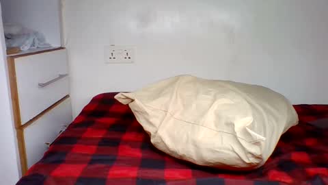 Snapshot of sweett_amberr chatting on February 25, 2026, 12:15 pm sweett_amberr online show from February 25, 2026, 12:15 pm