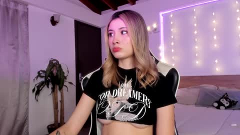 Cat independent model  online show from January 7, 2025, 3:35 am