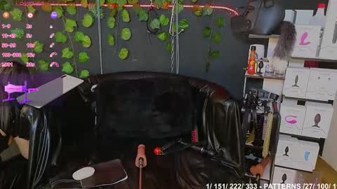Snapshot of sweett_mollyy chatting on September 21, 2025, 9:16 pm Molly - INDEPENDENT MODEL online show from September 21, 2025, 9:16 pm