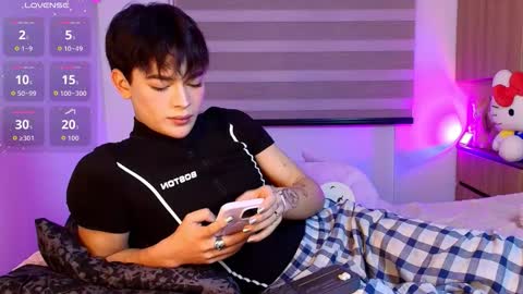 Snapshot of sweettfoxx chatting on February 27, 2026, 9:37 pm Neffer online show from February 27, 2026, 9:37 pm