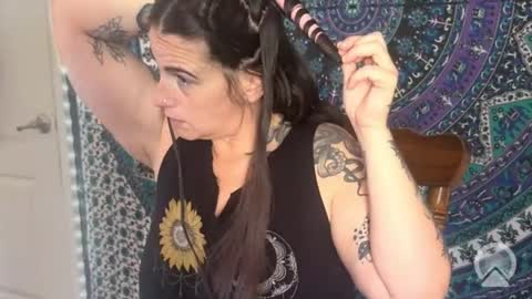sweettreatz26 online show from May 18, 2026, 4:13 pm