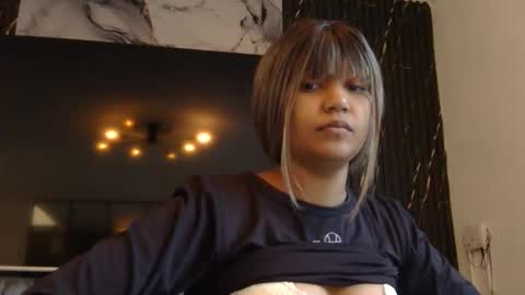 Snapshot of sweetwhisper4u chatting on May 30, 2026, 5:37 am katie online show from May 30, 2026, 5:37 am