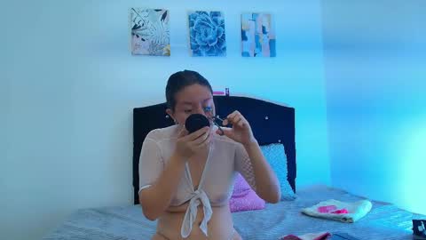 Mia online show from May 11, 2026, 11:38 am