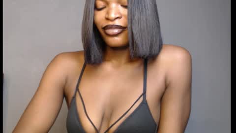 sweetxxboobsx online show from March 27, 2026, 8:37 am