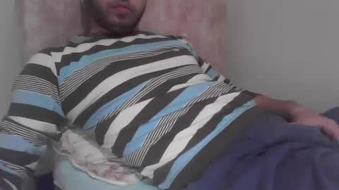 sweety_boy21 online show from January 2, 2025, 3:29 pm
