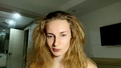 sweety_fruits online show from April 2, 2026, 5:21 pm