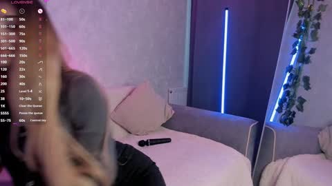 Isabella online show from December 27, 2024, 10:23 am