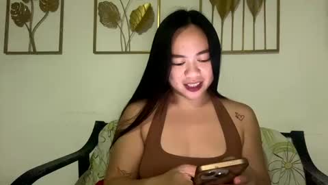 Snapshot of sweetyasian_ chatting on October 10, 2025, 3:11 pm stacey online show from October 10, 2025, 3:11 pm