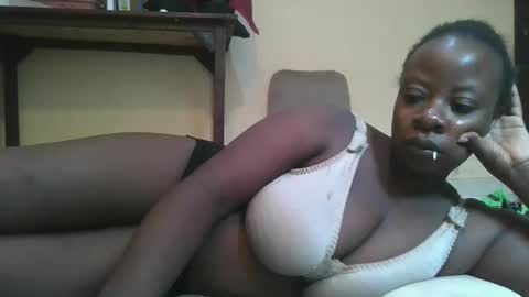 sweetyass25 online show from April 17, 2026, 6:16 am