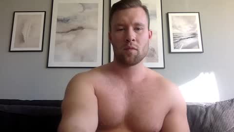 swekingxx online show from February 18, 2025, 1:33 pm