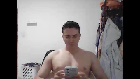 Nadador Latino online show from April 19, 2026, 10:56 pm