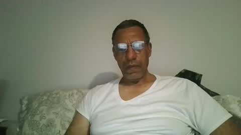 swimmerbod2495 online show from February 18, 2026, 6:53 am