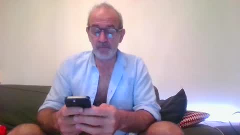 Snapshot of swimmi70 chatting on December 3, 2024, 4:06 pm swimmi70 online show from December 3, 2024, 4:06 pm