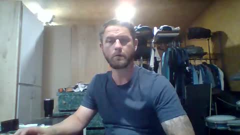 switchleg242 online show from April 30, 2026, 6:42 am