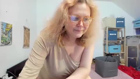 switchlorenx online show from December 5, 2024, 10:12 pm