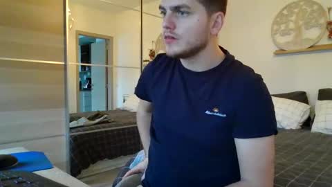 syl092 online show from January 8, 2025, 2:56 pm