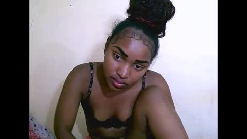 sylviasexy27 online show from December 16, 2024, 11:55 am