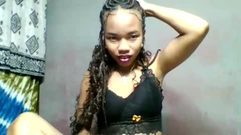 Sylviette online show from May 23, 2026, 11:58 am
