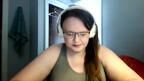 sylviexxxfun online show from July 24, 2026, 8:18 pm