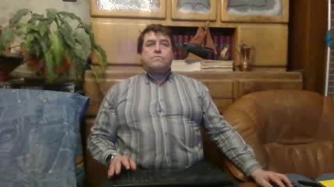 Snapshot of sympa_trique chatting on February 16, 2026, 5:53 pm sympa_trique online show from February 16, 2026, 5:53 pm