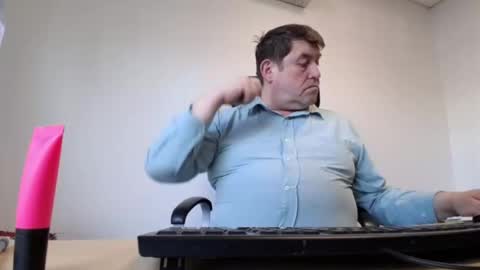 Snapshot of sympa_trique chatting on April 21, 2026, 2:56 pm sympa_trique online show from April 21, 2026, 2:56 pm