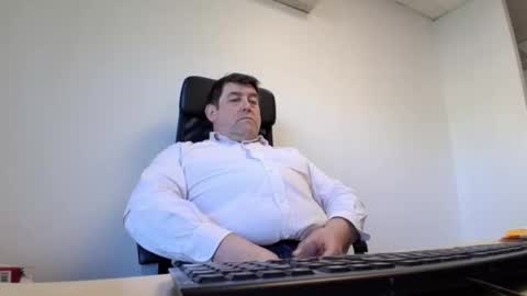 Snapshot of sympa_trique chatting on April 23, 2026, 8:57 am sympa_trique online show from April 23, 2026, 8:57 am