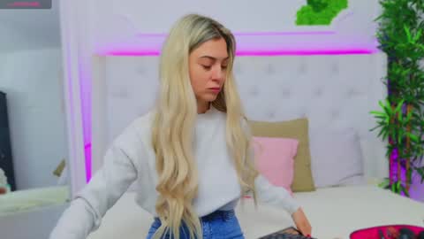 Snapshot of taahiraarabian chatting on December 30, 2024, 1:36 pm Arianna online show from December 30, 2024, 1:36 pm