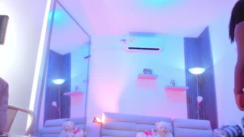 Tahiela  online show from February 4, 2026, 10:54 am