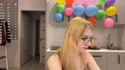 Snapshot of tainastoa chatting on April 5, 2026, 12:24 pm Tessa online show from April 5, 2026, 12:24 pm