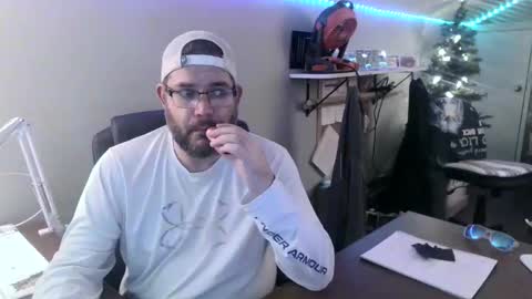 TaintNuzzler online show from December 4, 2024, 12:52 am