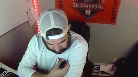 TaintNuzzler online show from February 9, 2025, 7:05 am