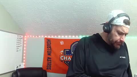 TaintNuzzler online show from February 16, 2025, 3:27 pm