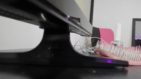 Liam and Juli online show from January 5, 2025, 9:48 am