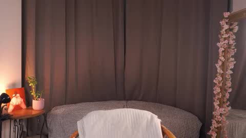 im Lally online show from November 14, 2025, 3:05 am