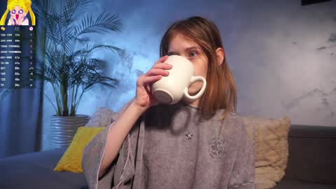 Mia online show from April 8, 2026, 2:00 am