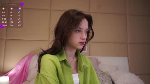 Mia online show from July 8, 2026, 1:21 am