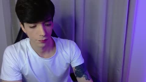 takeru___ online show from October 7, 2025, 6:43 am