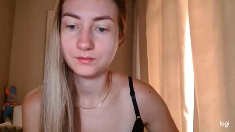  Kira  online show from September 17, 2025, 5:53 am