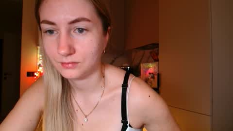  Kira  online show from February 17, 2026, 6:10 am