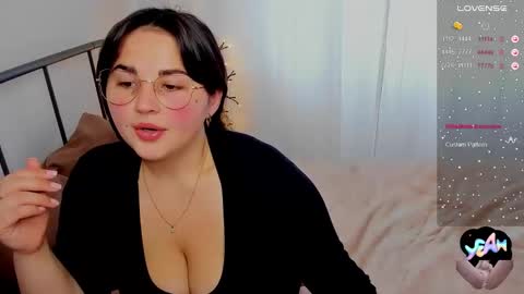 Snapshot of talla_la chatting on October 17, 2025, 10:51 am Talla online show from October 17, 2025, 10:51 am