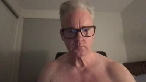 Snapshot of tallandfit000 chatting on December 8, 2024, 5:33 pm tallandfit000 online show from December 8, 2024, 5:33 pm