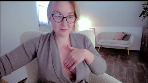Snapshot of tallinnlove chatting on April 30, 2026, 12:00 pm tallinnlove online show from April 30, 2026, 12:00 pm