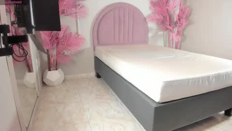 tamaramilleer online show from February 15, 2026, 3:36 am