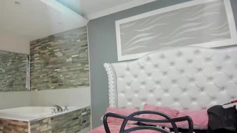 Snapshot of tammyparker_ chatting on March 8, 2025, 10:54 am Tammara  online show from March 8, 2025, 10:54 am