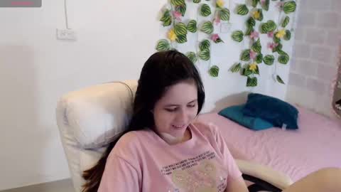 Tania  online show from November 9, 2025, 3:10 pm