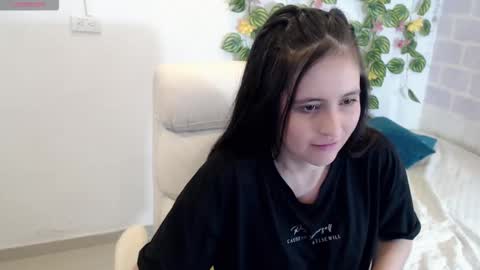 Tania  online show from November 29, 2025, 4:21 pm