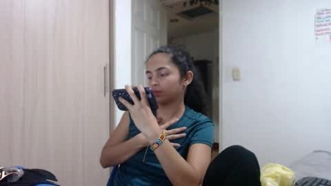 Angeline  Follow  online show from March 3, 2025, 2:26 am