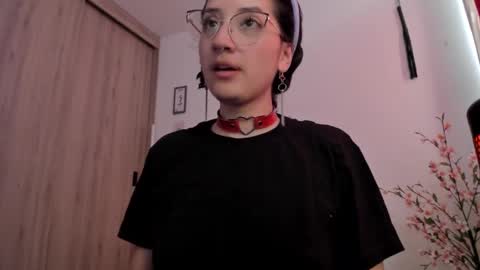 Snapshot of tanya_worldbondage chatting on December 12, 2024, 2:11 pm tanya online show from December 12, 2024, 2:11 pm